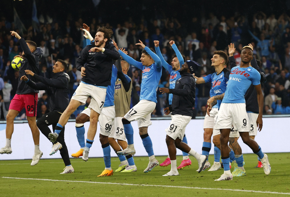 德天空：拜仁引进费耶诺德右后卫里德的谈判正在取得进展（德天空：拜仁与费耶诺德就右后卫里德的引援谈判取得进展）