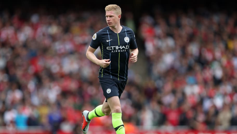 梅西小时候铃声响了不回教室，老师批评他：马拉多纳只有一个（梅西童年上课铃响仍不回教室，老师直言：马拉多纳只有一个）