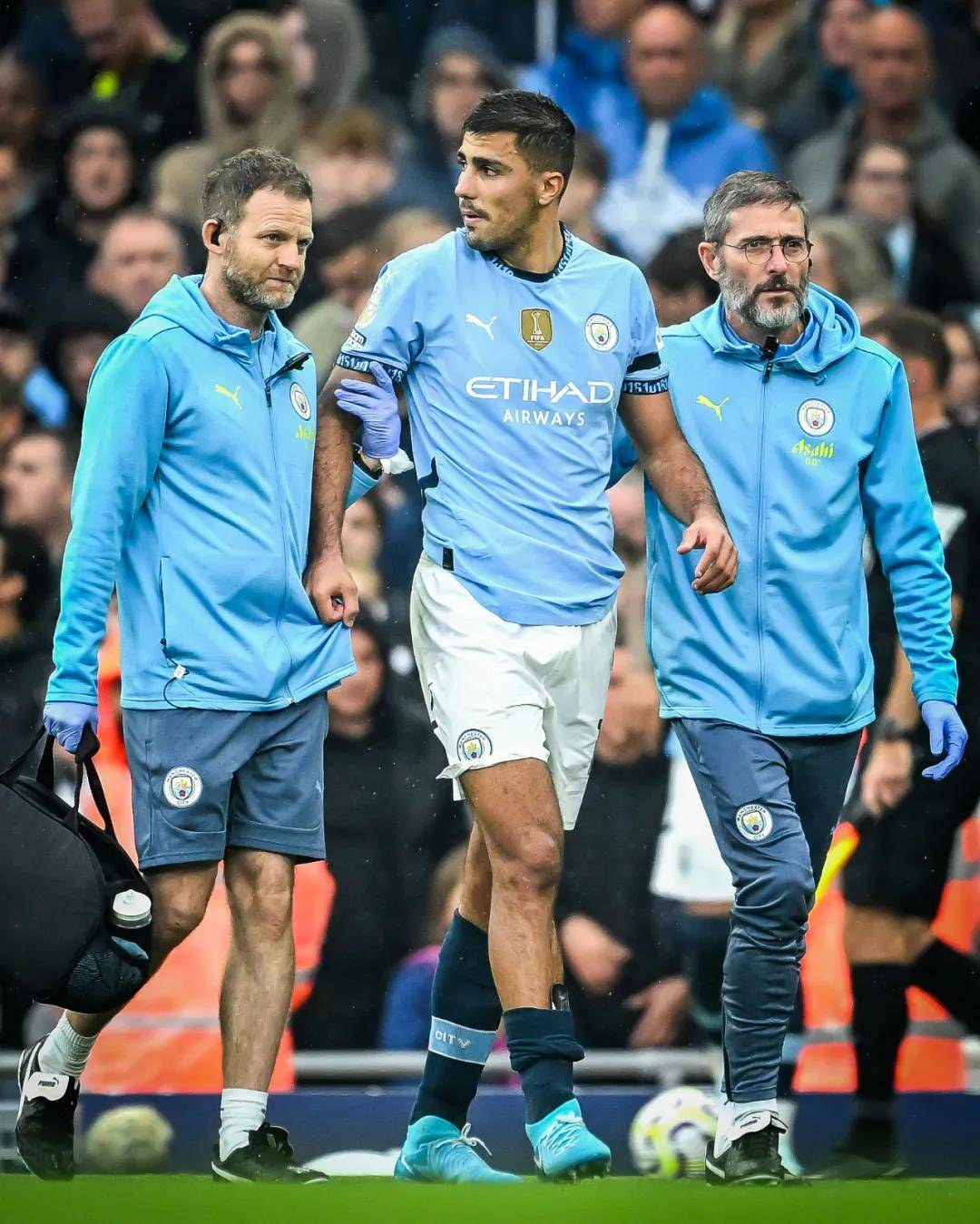 特里皮尔：我与图赫尔交谈过，若国家队需要会选择回归（特里皮尔：已与图赫尔交流，若国家队需要我会回归）