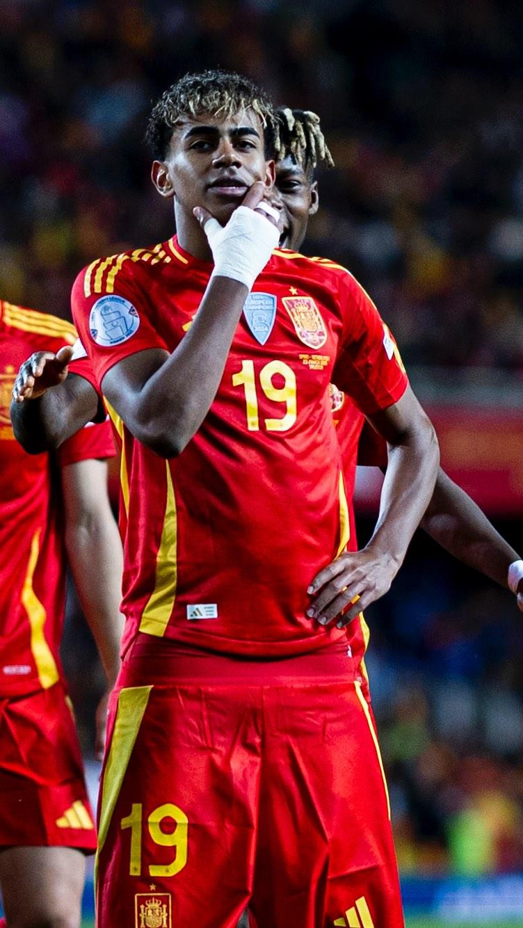 英超半场：姆伯莫造险，两队合计6脚射门，曼联0-0西汉姆联