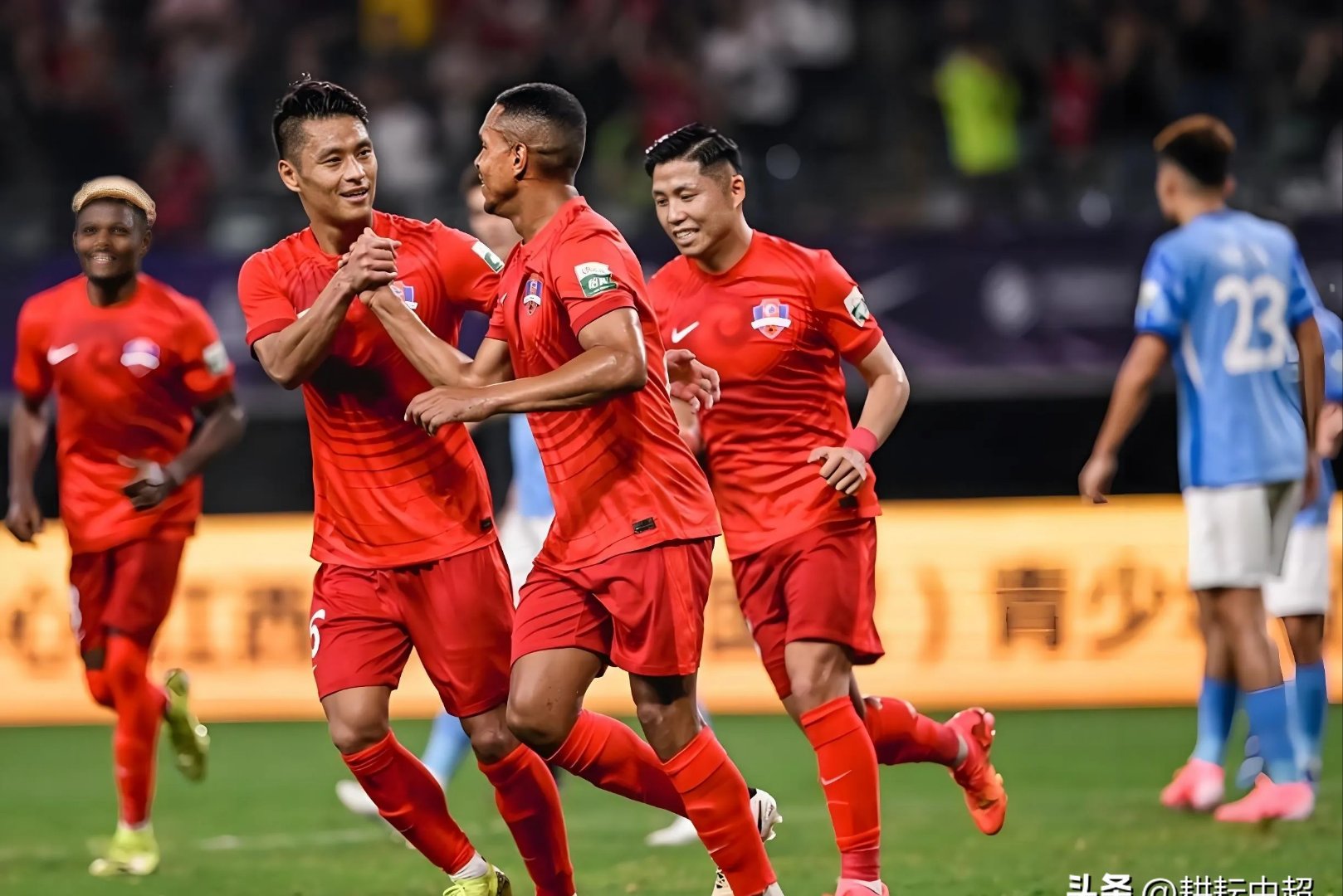 乒乓球混团世界杯：国乒8-0克罗地亚，莎头组合出战拿分（混团世界杯国乒8-0完胜克罗地亚，莎头组合亮相建功）