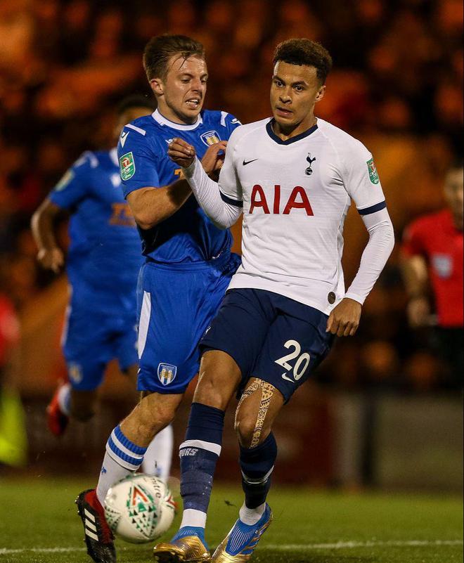 🎮KeSPA杯战报：Zeka阿卡丽超神砍13杀，HLE鏖战三局力克T1（KeSPA杯速报：Zeka阿卡丽砍下13杀，HLE三局苦战击败T1）