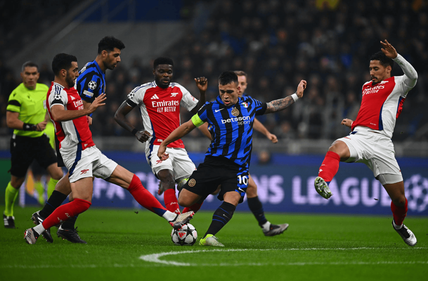 米体：专家无法找到邓弗里斯脚踝疼痛原因，检查并未发现损伤（米体：邓弗里斯脚踝疼痛原因不明，检查未见任何损伤）