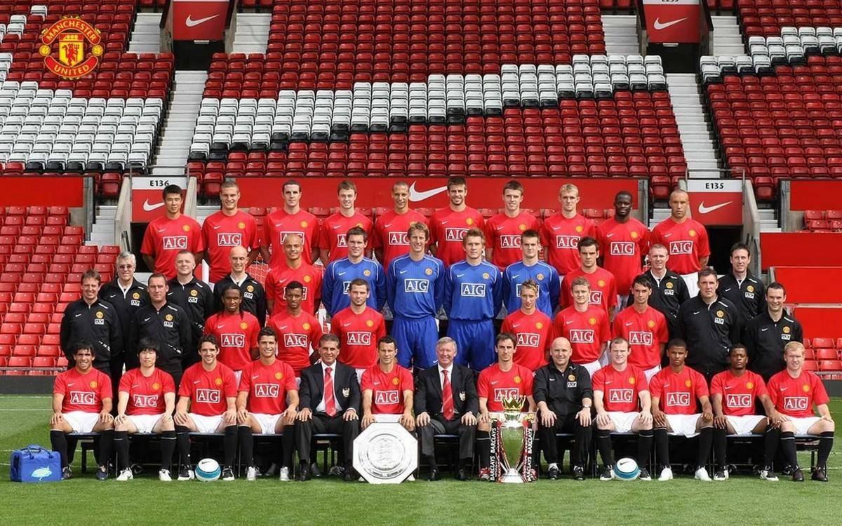 为欧洲杯预热，半决赛及决赛举办场地温布利球场进行无人机表演（欧洲杯预热：半决赛与决赛场地温布利球场上演无人机表演）