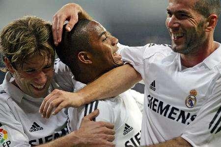 塞内加尔主帅：帕普-萨尔被撞了一下不太舒服，但不是大问题